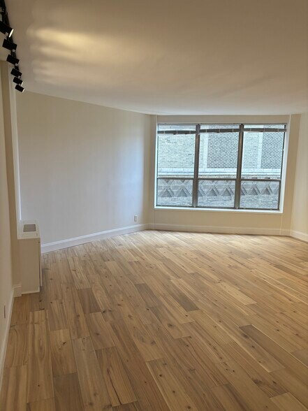 Building Photo - 226 W Rittenhouse Sq