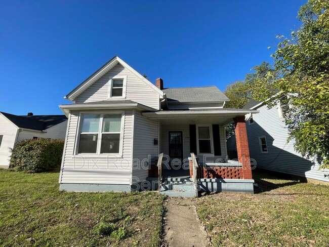 Primary Photo - 830 St Clair Ave