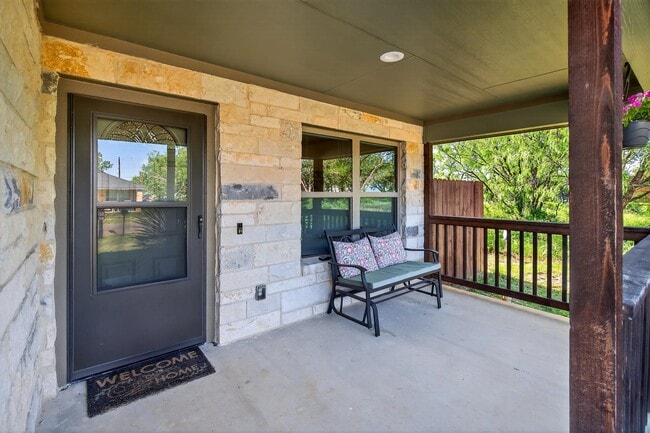 Building Photo - 830 Cypress Ln