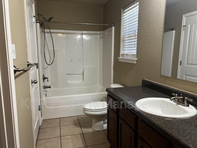 Building Photo - 210 Regency Dr