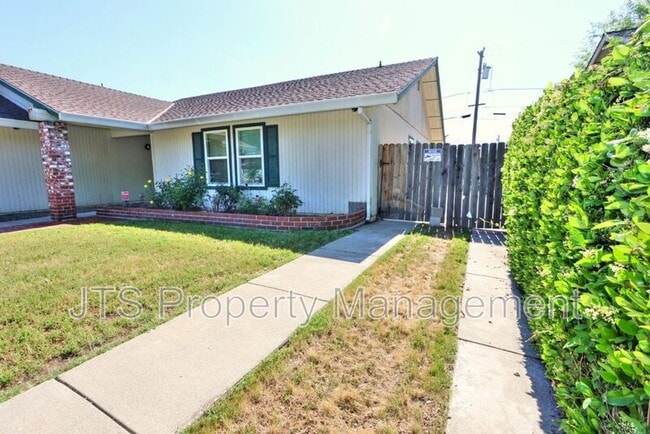 Building Photo - 6069 Kingwood Cir