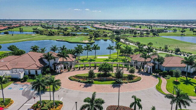 Building Photo - "Spacious 2-Bed, 2-Bath W/Den Condo Retrea...