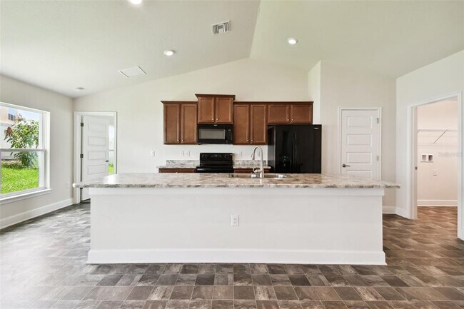 Building Photo - 360 Cimarron Ct