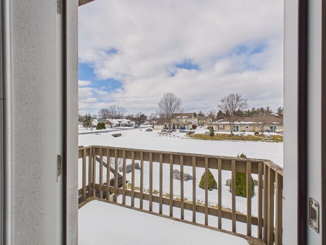 Building Photo - Charming Townhome in Mechanicsburg