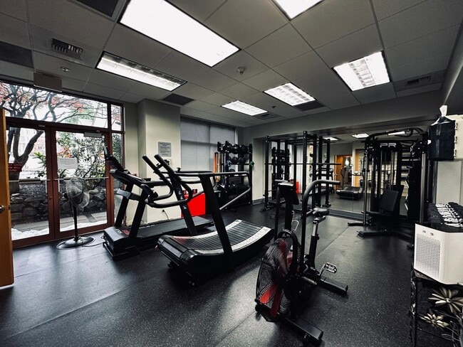 Building Photo - Downtown Bellevue Studio with Balcony, In-Unit Laundry & Amenities