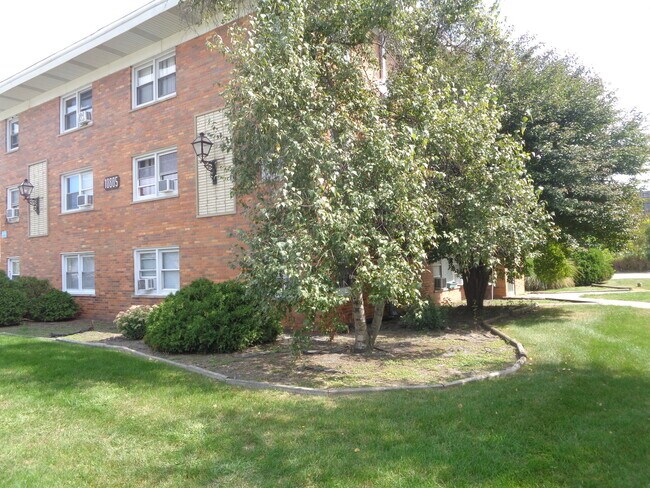 Primary Photo - 10805 S Lloyd Dr