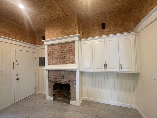 Building Photo - 2129 Union St