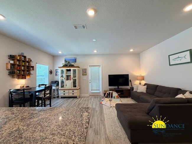 Building Photo - Beautiful 3BR Townhome with Smart Home Features Near Eglin & Hurlburt Field!
