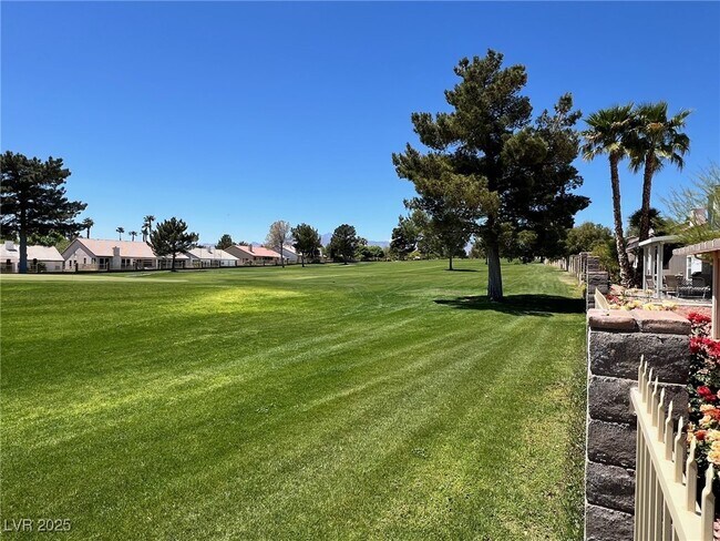 Building Photo - 5005 Cliffrose Dr
