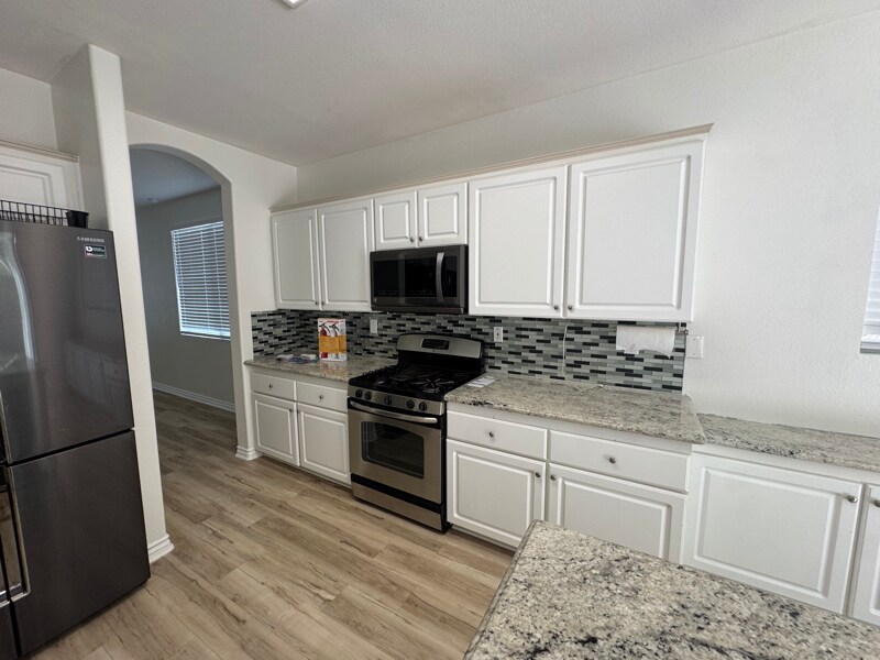 Building Photo - 10129 Delcresta Dr