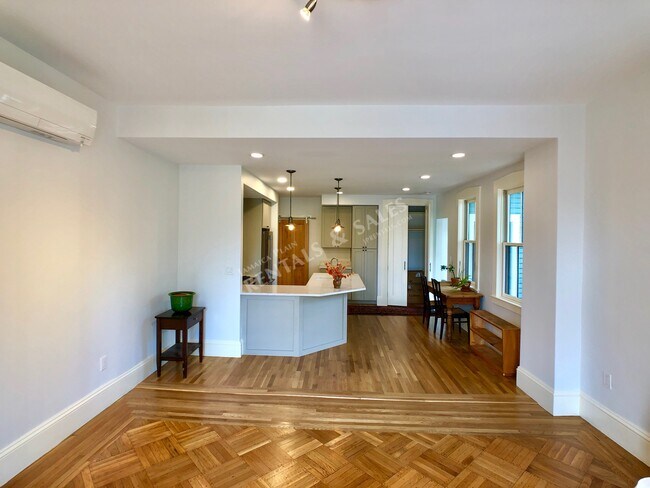 Building Photo - 3 Alveston St