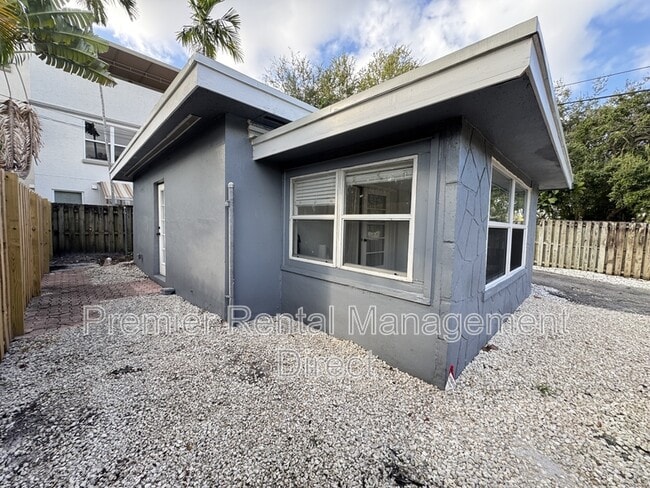 Building Photo - 406 SW 7th St