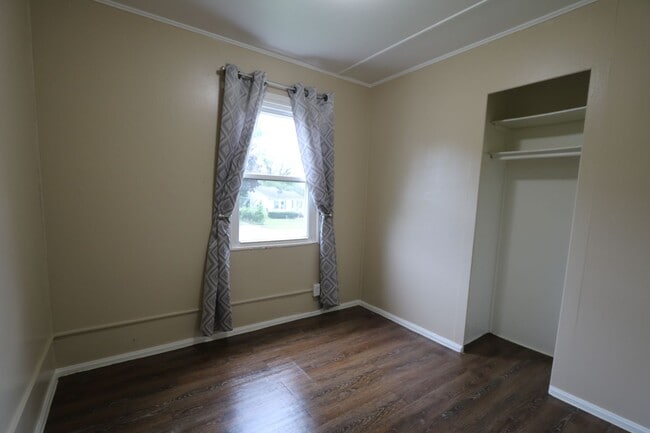 Building Photo - 2406-2406 Flint Hills Dr