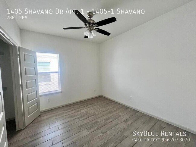 Building Photo - 1405 Shavano Dr