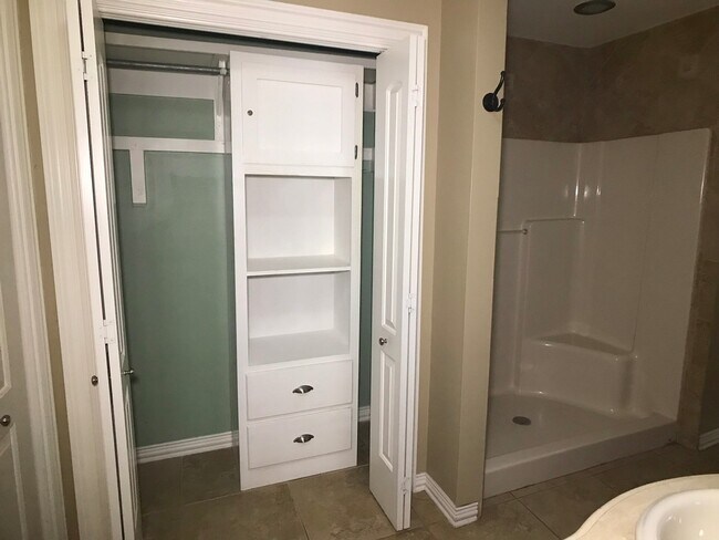 Building Photo - 3Bed/2Bath In Cimarron now Available!