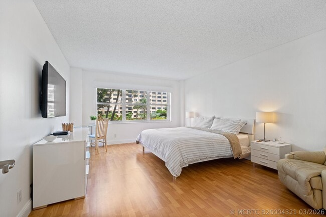 Building Photo - 5000 N Ocean Blvd