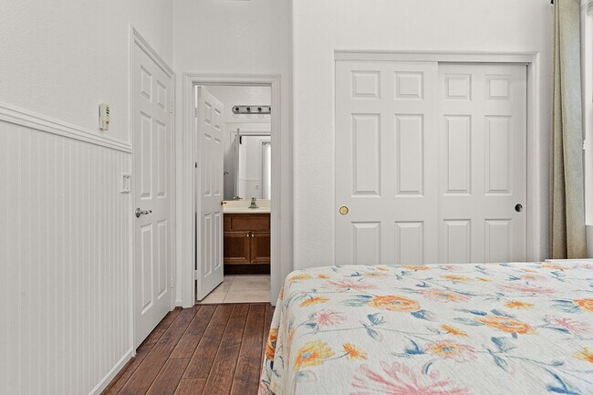 Building Photo - 7116 Torrey Mesa Ct
