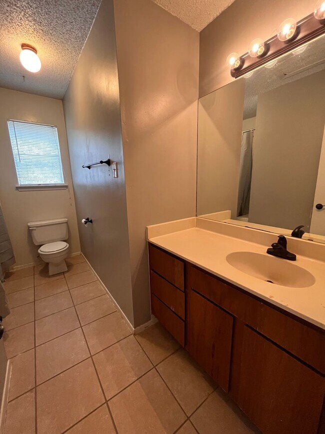 Building Photo - 5309 Indio Dr