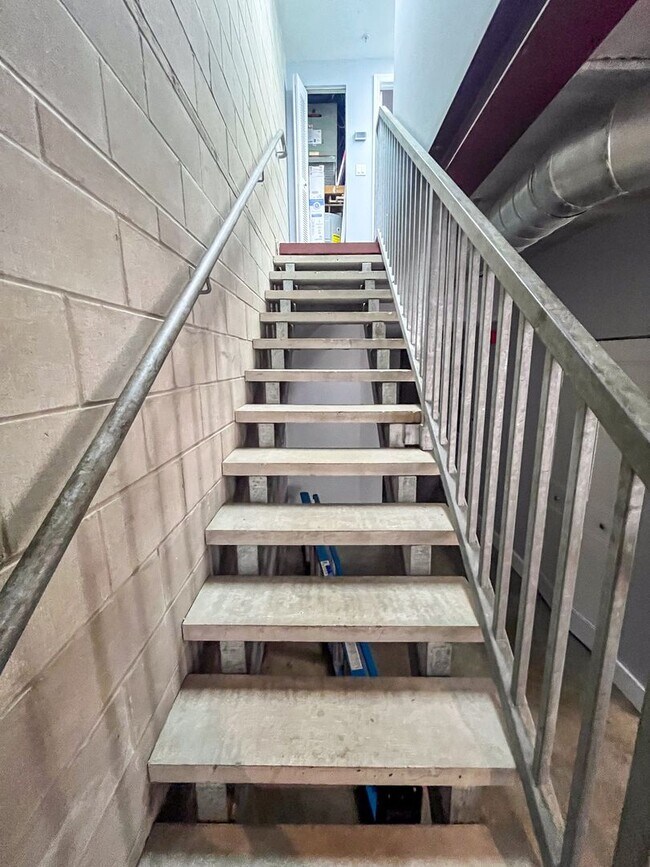 Building Photo - Lofts Oasis #117