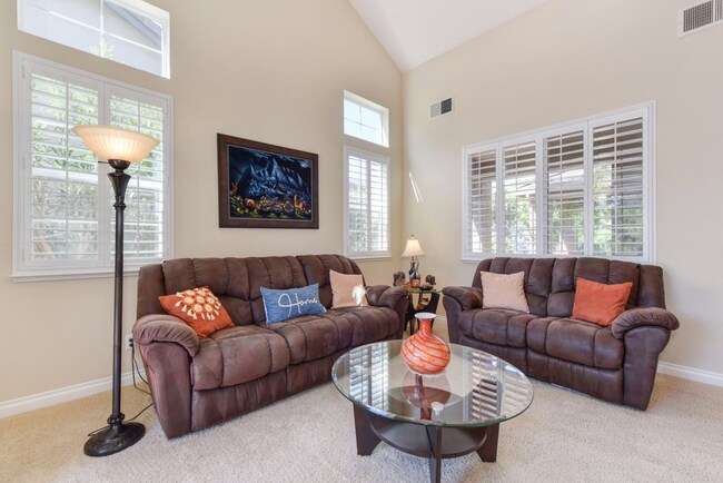 Building Photo - Breath-Taking 4/3. Backyard Oasis w/4 Car Garage!  Please read ad for viewings!