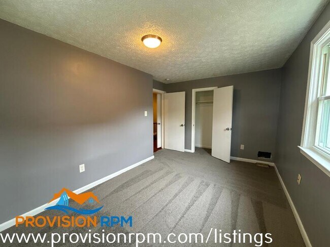 Building Photo - 2227 Southorn Rd