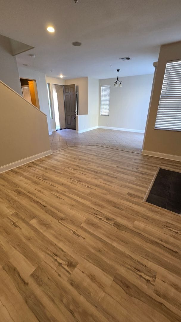 Building Photo - Orange 3 Bed, 2.5 Bath Townhouse for Lease - Cambridge Community