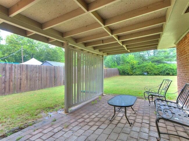 Building Photo - 1617 Avondale Dr