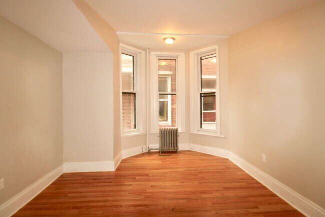 Building Photo - 1616 Green St