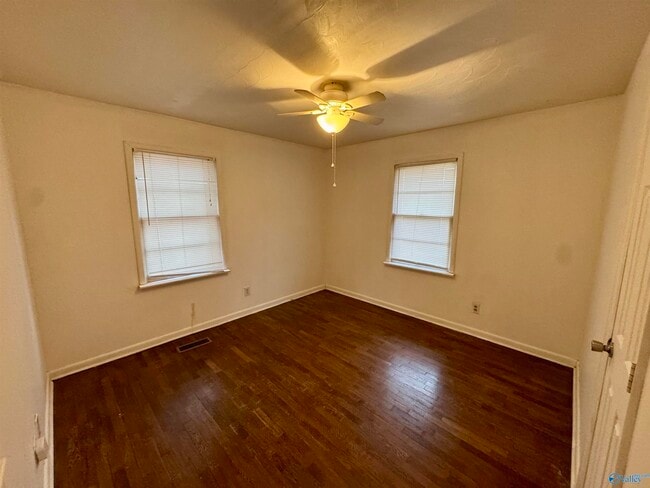 Building Photo - 409 Suffield St