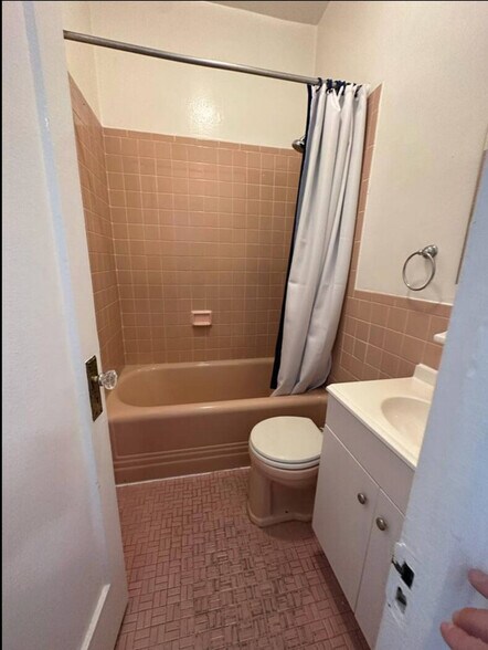 Building Photo - 1492 1st Ave