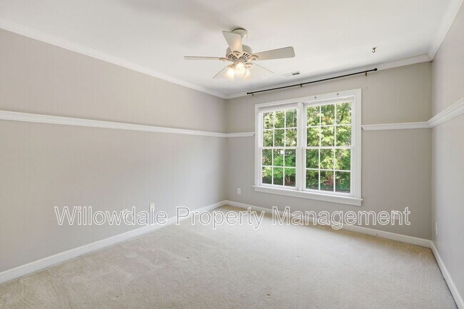 Building Photo - 223 Kinvara Ct