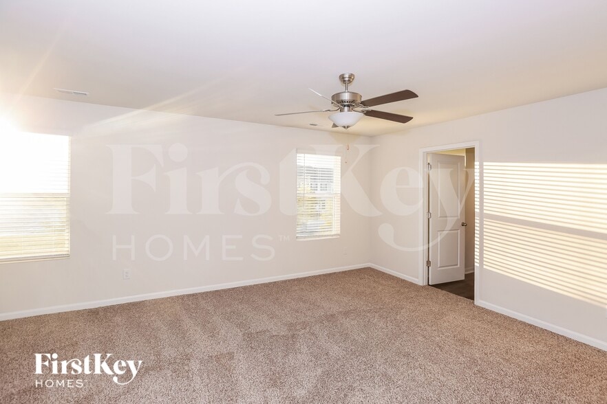 Building Photo - 10717 Rivergate Dr NW