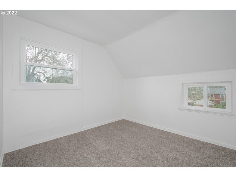 2nd Bedroom (no closet ) - 2285 SW Briggs Rd