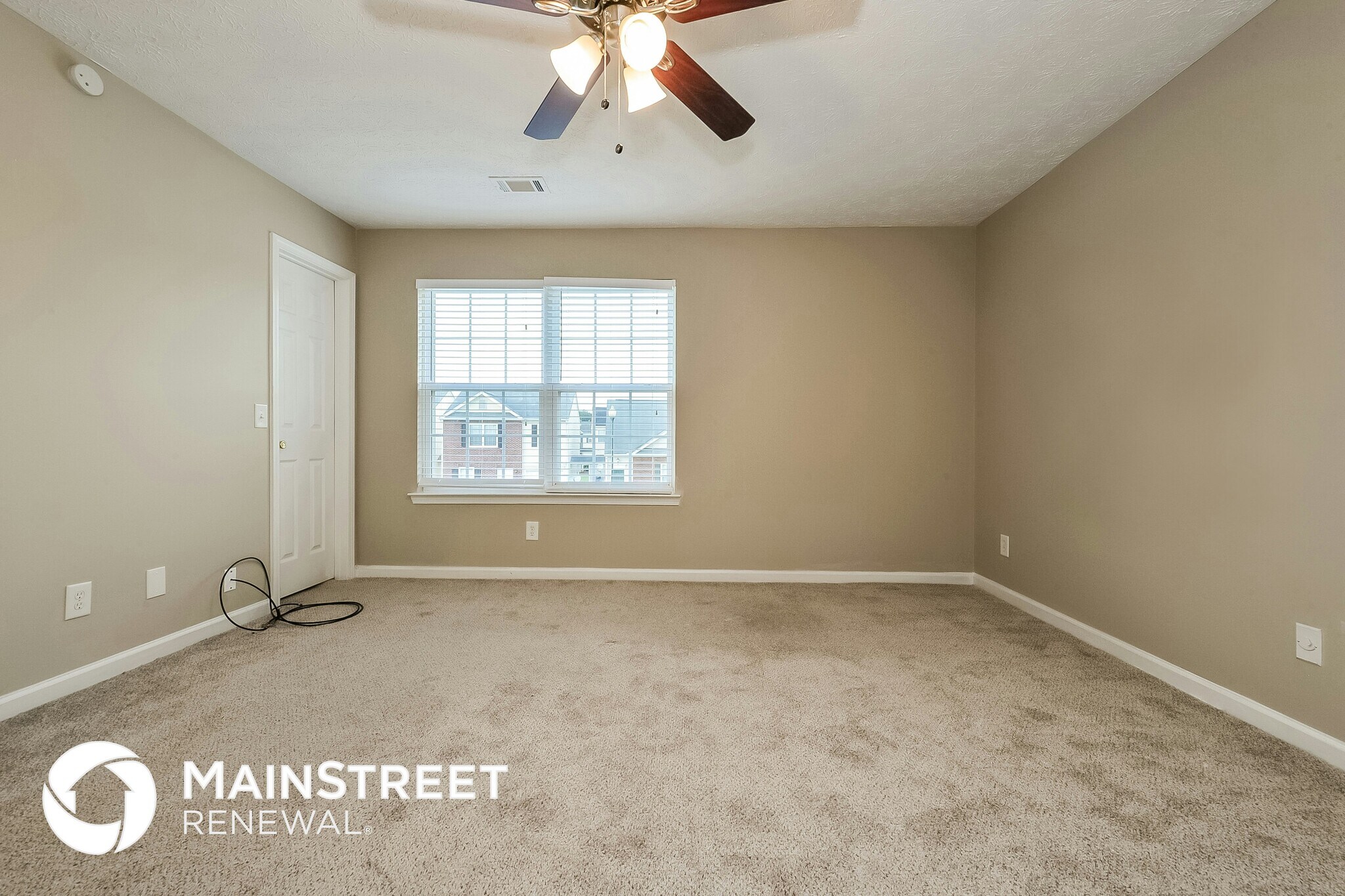 Building Photo - 815 Lakeside Cir