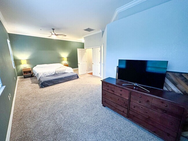 Building Photo - 3 Bed/ 2.5 Bath Pet Friendly Home!