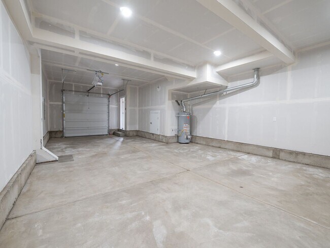 Building Photo - 9381 SW Eunice Ln