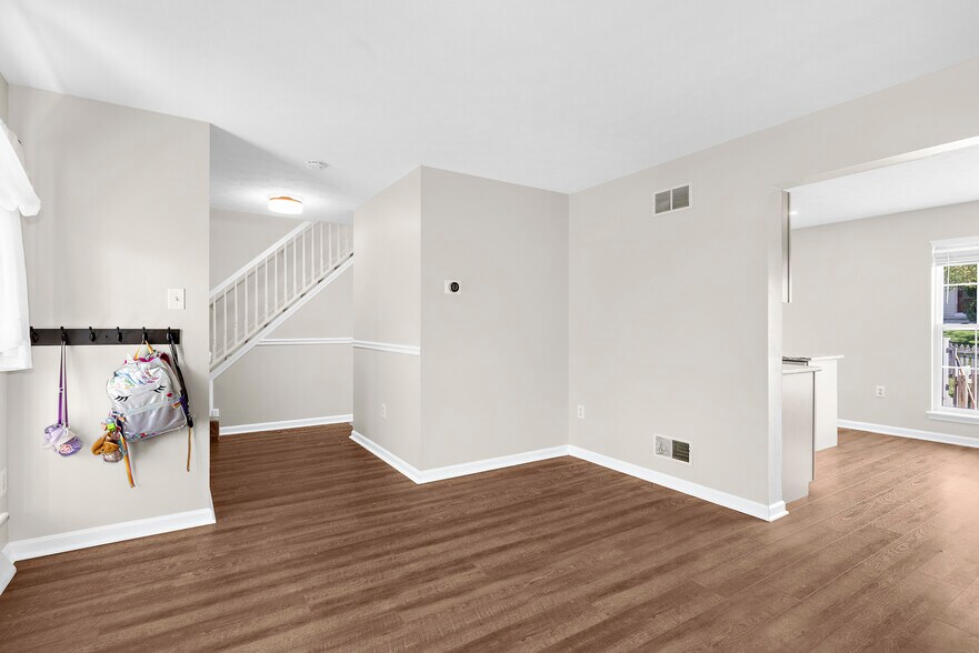 Bonus room 2 could be used for another living area or office etc... - 754 Mulligan Ln