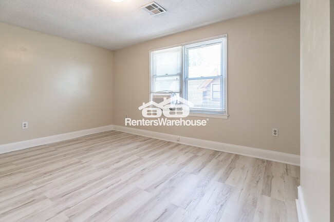 Building Photo - 3226 Campbell St