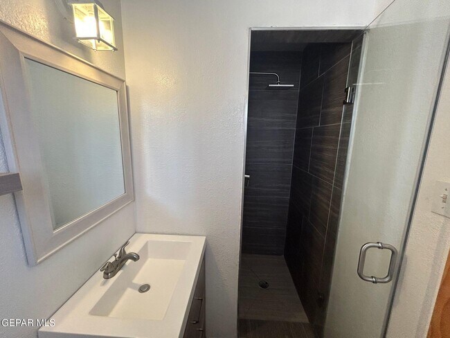 Building Photo - 960 Burgess Dr