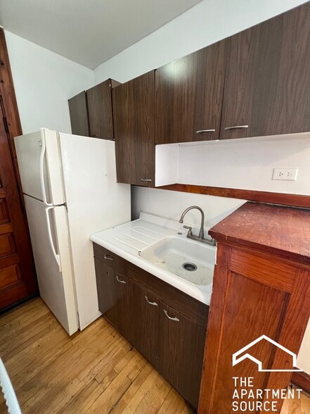 Building Photo - 3150 N Linder Ave