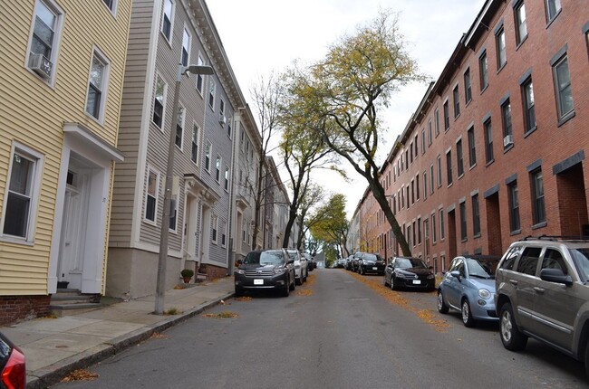 Building Photo - 38 Mystic St