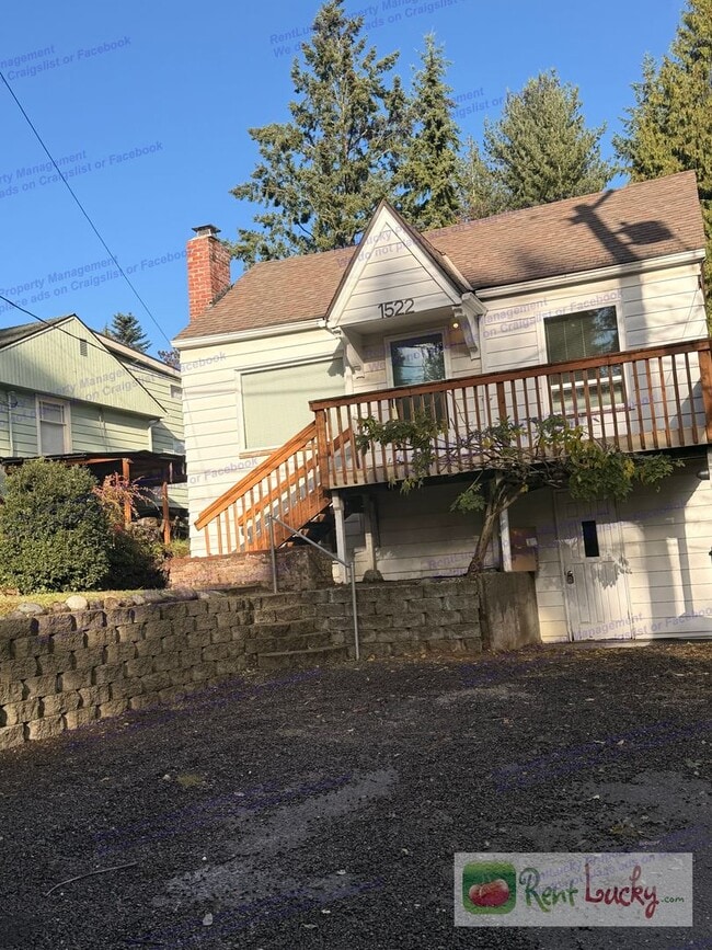 Building Photo - Free December Rent! Upper Unit 2BR/2BA Home in Maple Leaf – Amazing Finished Attic + Driveway Par...