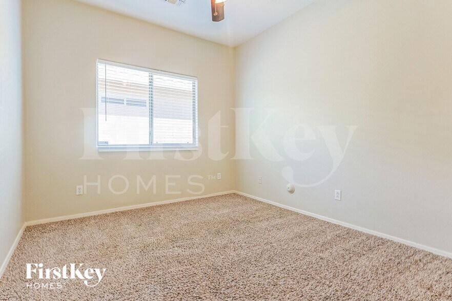 Building Photo - 33827 N Slate Creek Dr