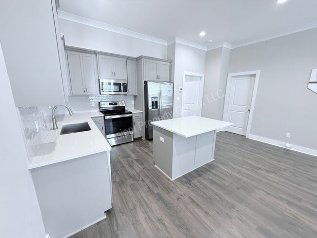 Building Photo - 3BD/3BA New Construction!