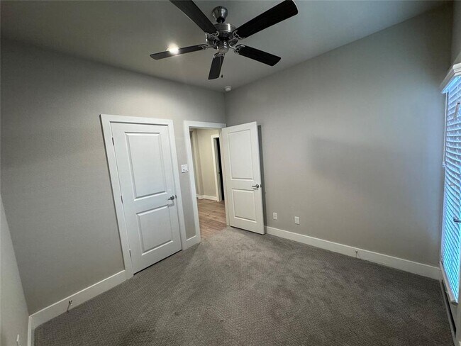 Building Photo - 1106 Olivier Ln