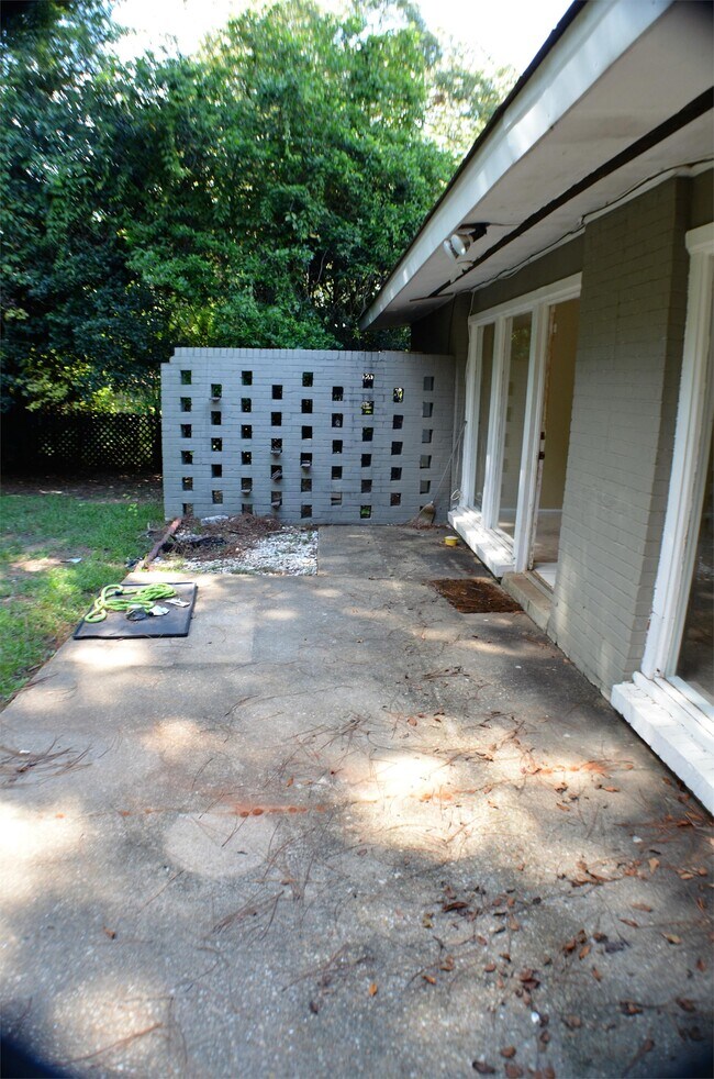 Building Photo - 3462 Biltmore Ave