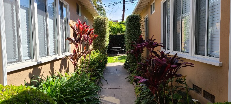 Building Photo - 2226 S Carmelina Ave