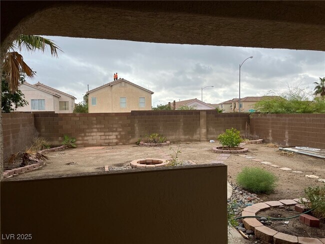 Building Photo - 5764 Yellowcrest Ct