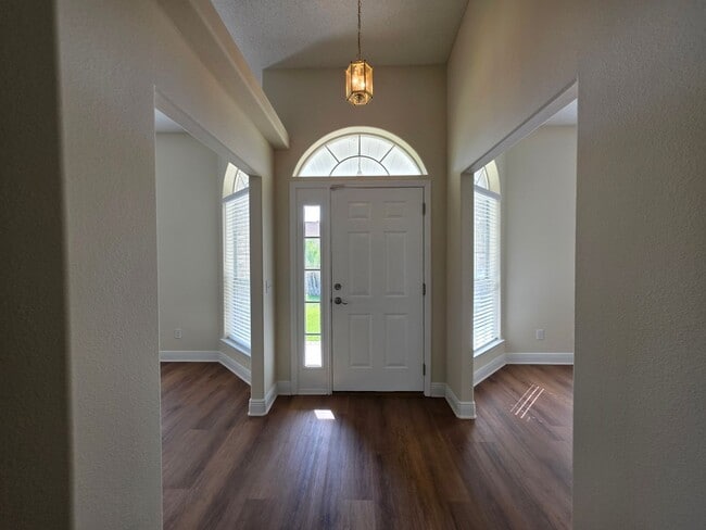 Building Photo - 4BR/3BA home with shed close to Navy Feder...