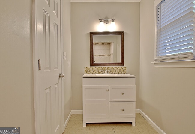 Building Photo - 338 Summer Pl